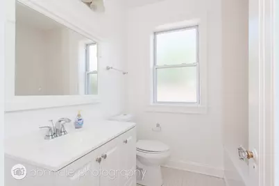 2141 W Arthur Avenue #3, Chicago, IL 60645 - Photo 8