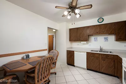 7525 Nantucket Drive #405, Darien, IL 60561 - Photo 6