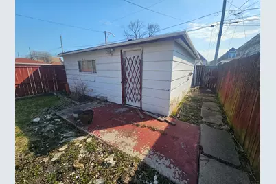 10401 S Forest Avenue, Chicago, IL 60628 - Photo 26