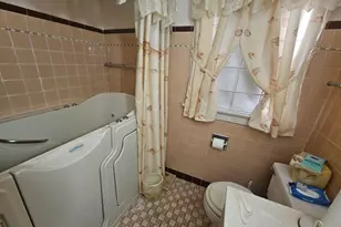 10401 S Forest Ave, Chicago, IL 60628 - Photo 14