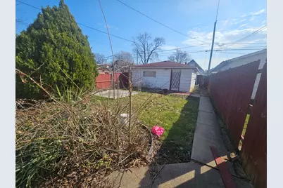 10401 S Forest Avenue, Chicago, IL 60628 - Photo 26