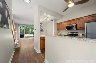 391 Hunterdon Ct, Schaumburg, IL 60194 - Photo 2