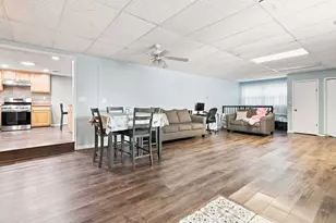 913 Church Rd, Aurora, IL 60505 - Photo 10