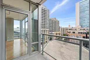 510 W Erie St, Chicago, IL 60654 - Photo 22