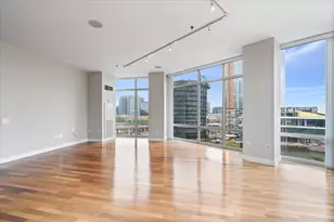 510 W Erie St, Chicago, IL 60654 - Photo 12