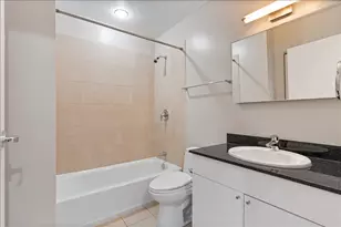 510 W Erie St, Chicago, IL 60654 - Photo 20