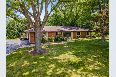 847 Hemlock Drive, Sleepy Hollow, IL 60118 - Photo 2