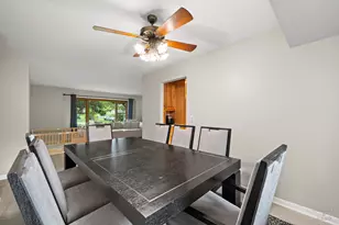 847 Hemlock Dr, Sleepy Hollow, IL 60118 - Photo 10