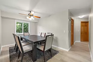 847 Hemlock Dr, Sleepy Hollow, IL 60118 - Photo 8