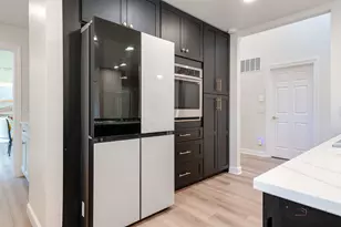 310 Rivershire Ct, Lincolnshire, IL 60069 - Photo 10
