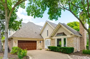 310 Rivershire Ct, Lincolnshire, IL 60069 - Photo 1