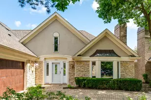 310 Rivershire Ct, Lincolnshire, IL 60069 - Photo 2
