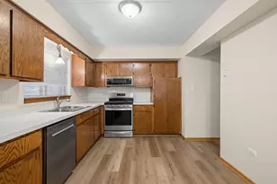8158 169th St, Tinley Park, IL 60477 - Photo 6