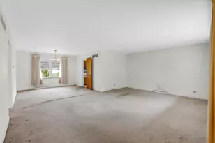 270 Crescent Dr, Chicago Heights, IL 60411 - Photo 6