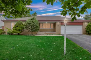 270 Crescent Dr, Chicago Heights, IL 60411 - Photo 1