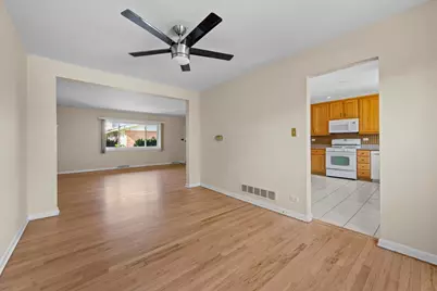 8713 N National Avenue, Niles, IL 60714 - Photo 4