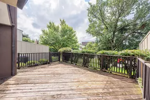 29 Westwood Ct, Indian Head Park, IL 60525 - Photo 16