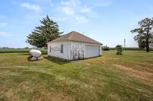 13441 Bastian Rd, Hinckley, IL 60520 - Photo 16