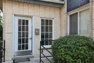 4976 N Milwaukee Ave, Chicago, IL 60630 - Photo 1