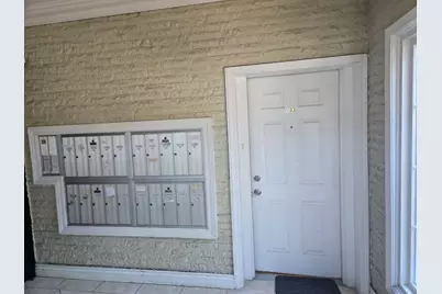 4976 N Milwaukee Avenue #103, Chicago, IL 60630 - Photo 2