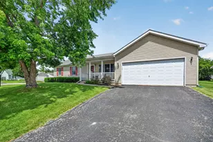 1227 University Dr, Dekalb, IL 60115 - Photo 2