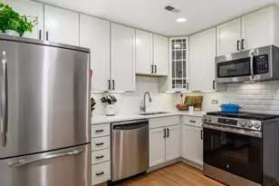 1746 N Cleveland Ave, Chicago, IL 60614 - Photo 10