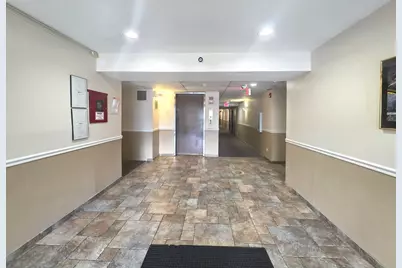 2000 Bayside Drive #304, Palatine, IL 60074 - Photo 4