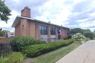 2000 Bayside Dr, Palatine, IL 60074 - Photo 36