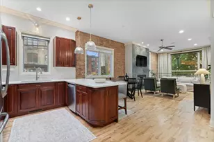 1355 W Erie St, Chicago, IL 60622 - Photo 10