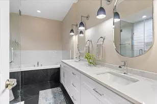1355 W Erie St, Chicago, IL 60622 - Photo 16