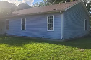 1302 N Champaign St, Champaign, IL 61820 - Photo 4
