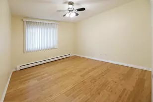 10385 Dearlove Rd, Glenview, IL 60025 - Photo 4