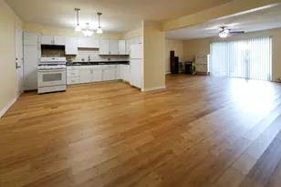 10385 Dearlove Rd, Glenview, IL 60025 - Photo 2