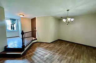 1737 Harrow Ct, Wheaton, IL 60189 - Photo 2