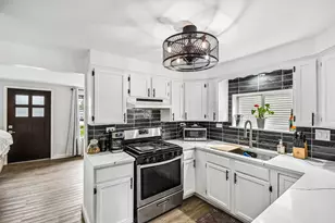 1031 Adelia St, Downers Grove, IL 60516 - Photo 6
