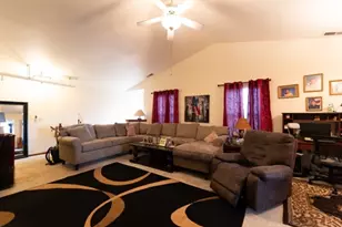 737 W Streamwood Blvd, Streamwood, IL 60107 - Photo 4