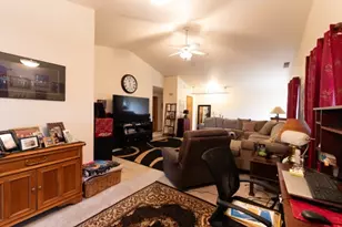 737 W Streamwood Blvd, Streamwood, IL 60107 - Photo 6
