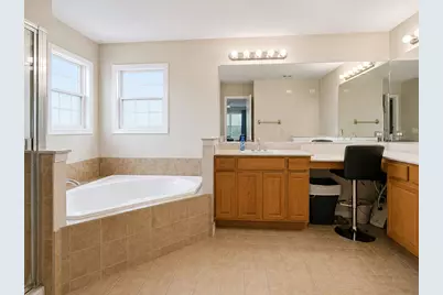 520 Barton Creek Drive, Lake in the Hills, IL 60156 - Photo 16