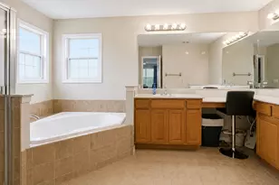 520 Barton Creek Dr, Lake in the Hills, IL 60156 - Photo 16