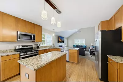 520 Barton Creek Drive, Lake in the Hills, IL 60156 - Photo 12