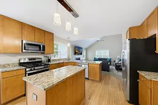 520 Barton Creek Dr, Lake in the Hills, IL 60156 - Photo 12