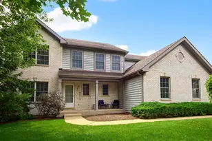520 Barton Creek Dr, Lake in the Hills, IL 60156 - Photo 2