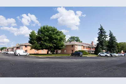 1101 Holiday Lane #8, Des Plaines, IL 60016 - Photo 4