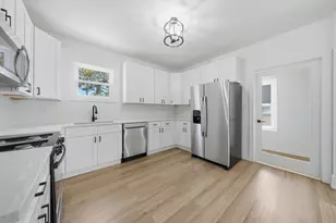 9925 S Beverly Ave, Chicago, IL 60643 - Photo 4