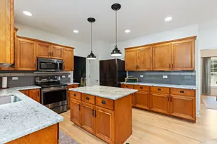 706 Norway Pl, Oswego, IL 60543 - Photo 12