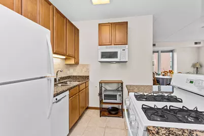 515 Main Street #401, Evanston, IL 60202 - Photo 2