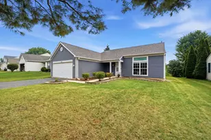 633 Indian Trail Rd, Antioch, IL 60002 - Photo 2