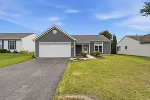 633 Indian Trail Rd, Antioch, IL 60002 - Photo 1