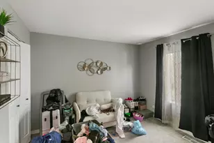 18200 Fountainbleau Dr, Hazel Crest, IL 60429 - Photo 8