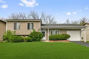 18200 Fountainbleau Dr, Hazel Crest, IL 60429 - Photo 1